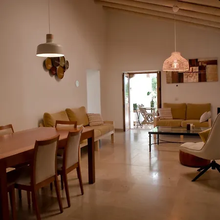Peral Villa